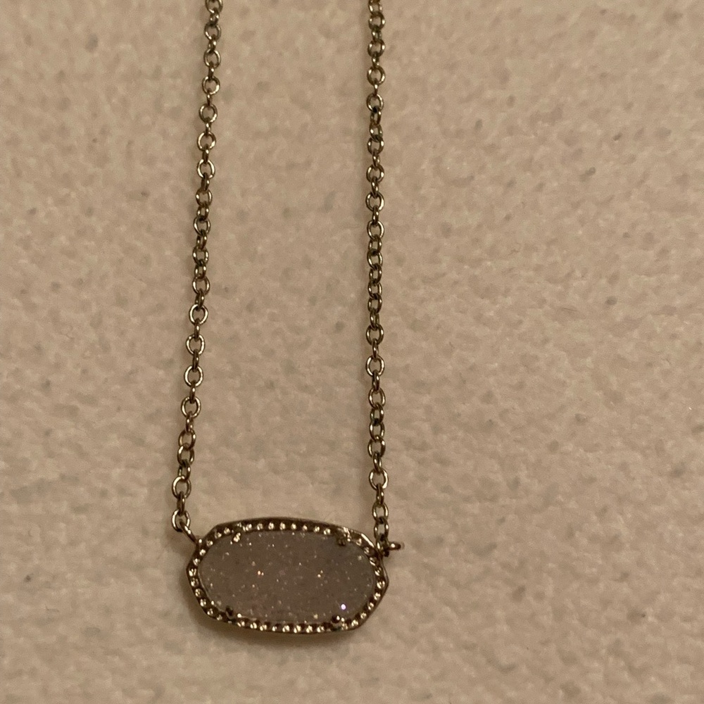 Kendra Scott necklace